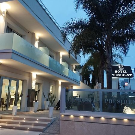Hotel Presidente 切萨雷奥港 外观 照片