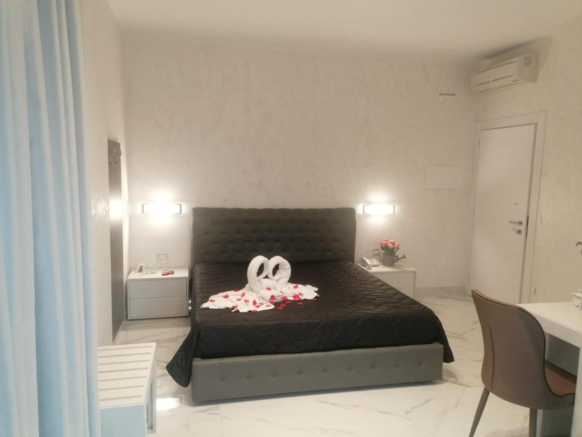Hotel Presidente 切萨雷奥港 外观 照片