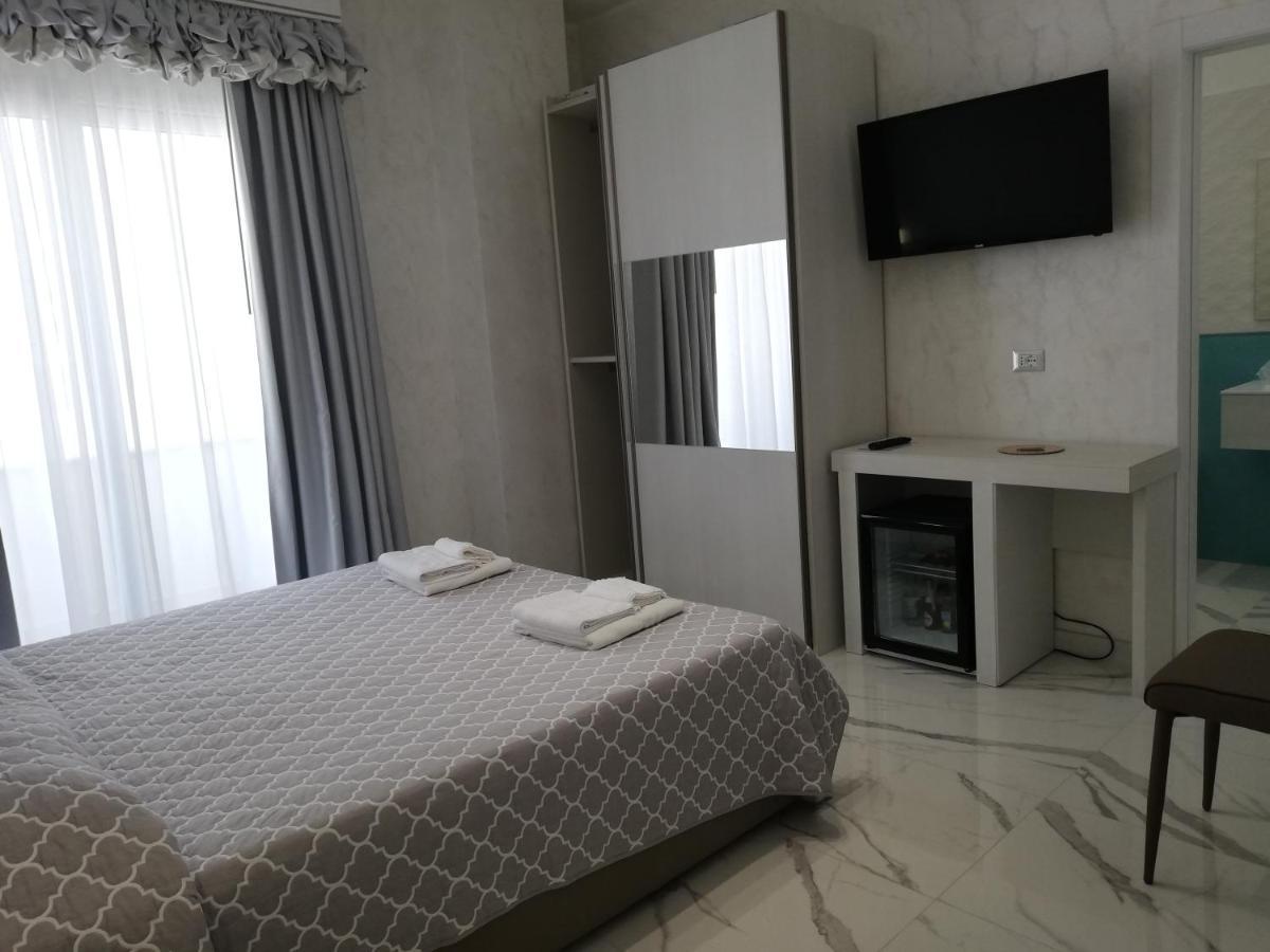 Hotel Presidente 切萨雷奥港 外观 照片