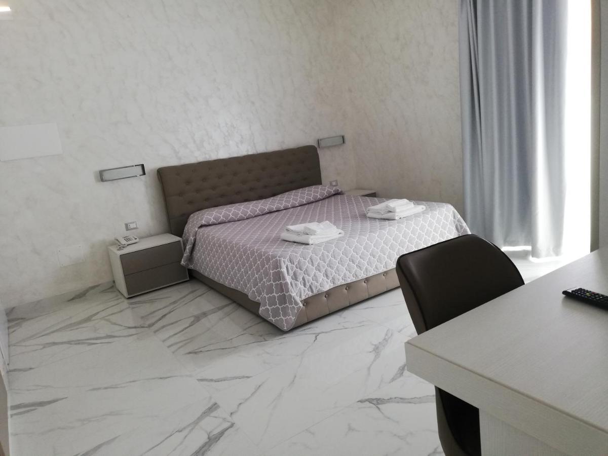 Hotel Presidente 切萨雷奥港 外观 照片