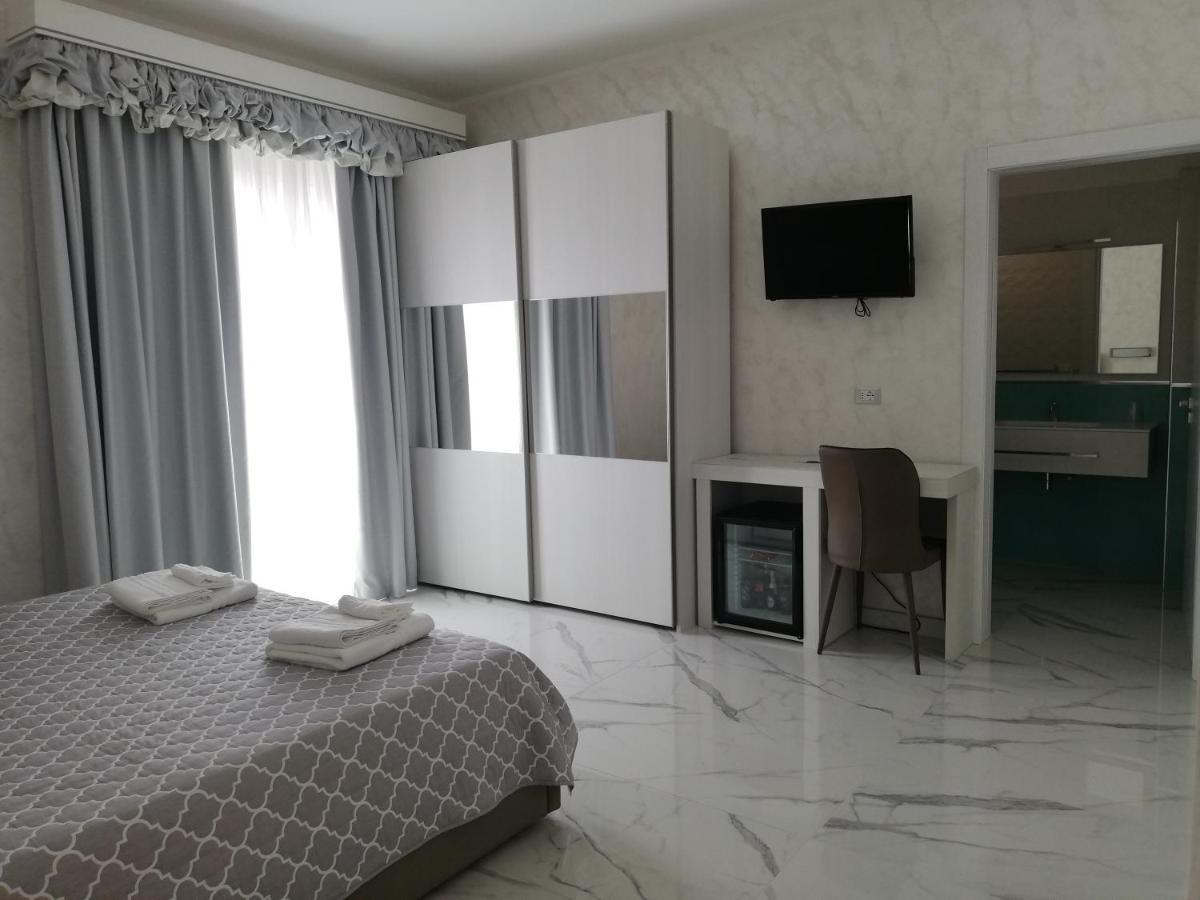 Hotel Presidente 切萨雷奥港 外观 照片
