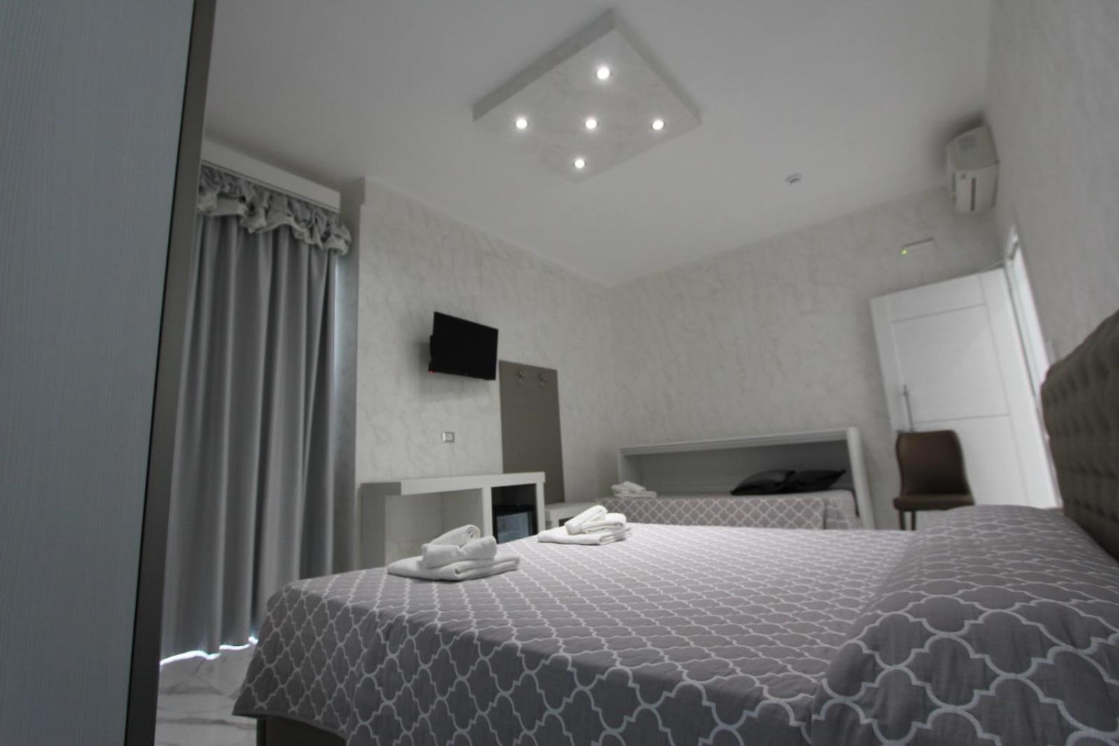 Hotel Presidente 切萨雷奥港 客房 照片